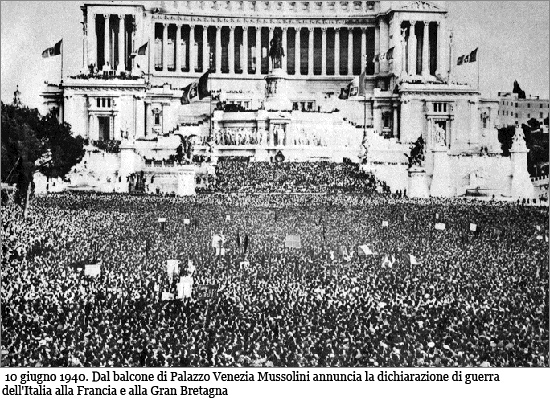 10 giugno 1940. Dal balcone di Palazzo Venezia Mussolini annuncia la dichiarazione di guerra dell'Italia alla Francia e alla Gran Bretagna 1940.jpg
