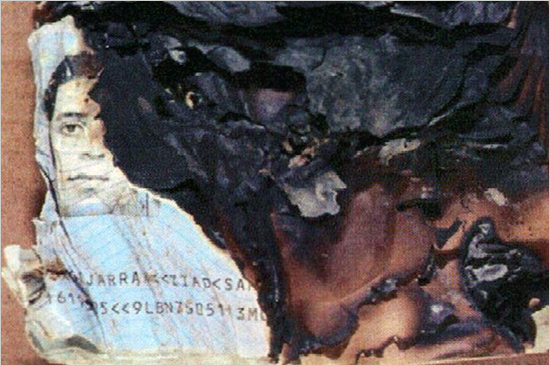 Il passaporto di Jarrah scampato (in parte) alle fiamme dell'11 settembre Al-Jarrah_550.jpg