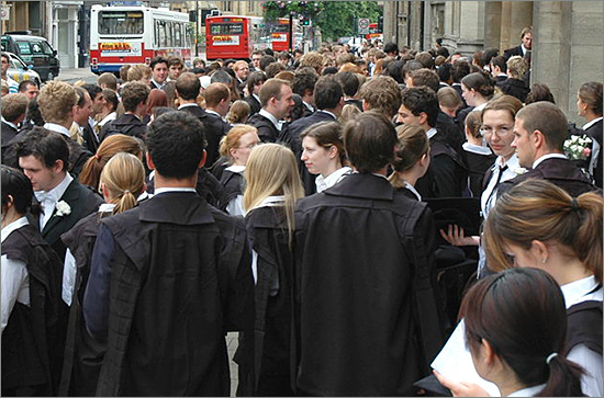 Students Oxford University College-in-Cambridge.jpg