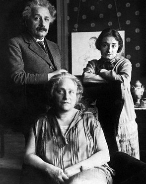 Einstein, Elsa e la figlia Ilse HU011026.jpg