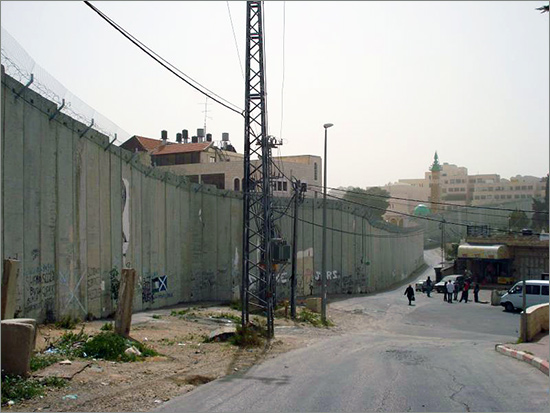 The-Wall-in-Abu-Dis1.jpg