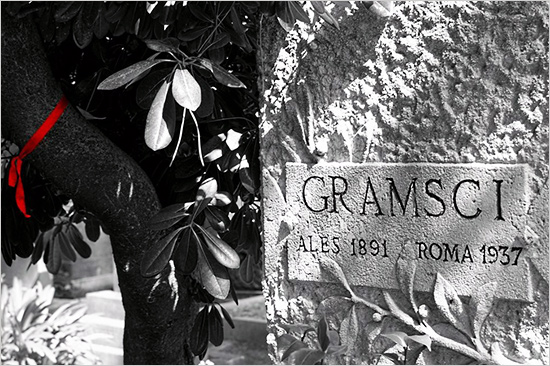 La tomba di Gramsci, Roma, cimitero acattolico di Testaccio gramsci.jpg