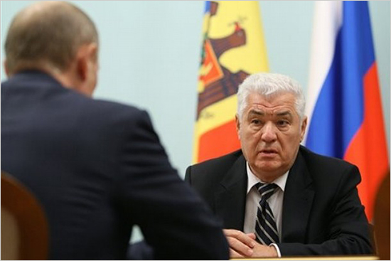 Russian President Vladimir Putin, left, and President of Moldova Vladimir Voronin, background, meet in Moscow on Monday, June 22, 2009. moldova_china_550.jpg