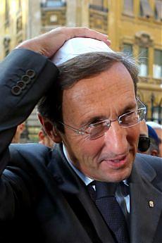 Gianfranco Fini in visita al Ghetto di Roma lapr_14150025_15170.jpg