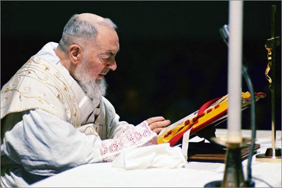 messa_padre_pio_550.jpg