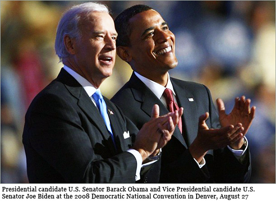 Presidential candidate U.S. Senator Barack Obama (D-IL) (R) and Vice Presidential candidate U.S. Senator Joe Biden (D-DE) applaud on stage at the 2008 Democratic National Convention in Denver, Colorado August 27, 2008 telegraaf_550.jpg